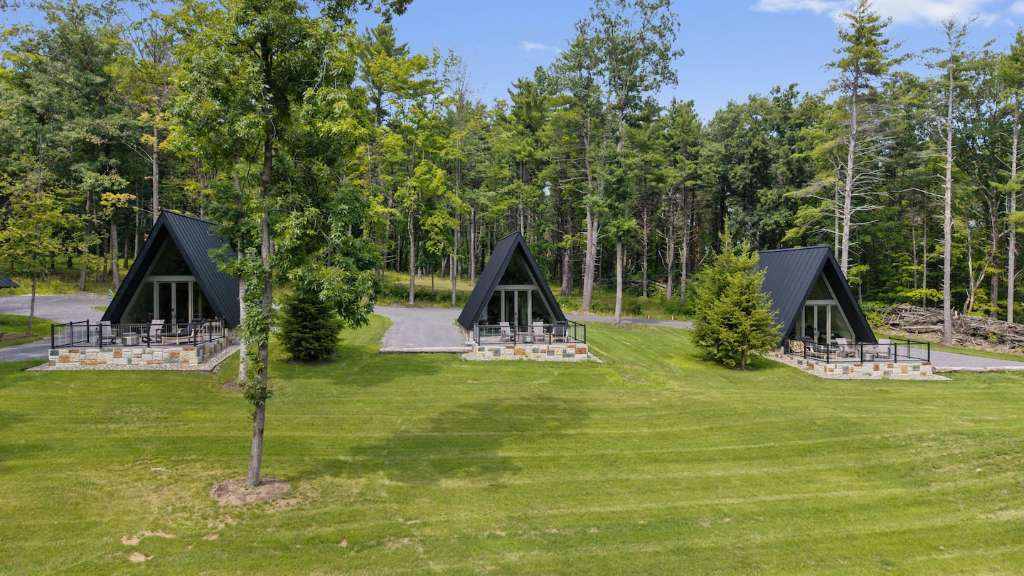 Yellow Rock Retreat - Full Front View