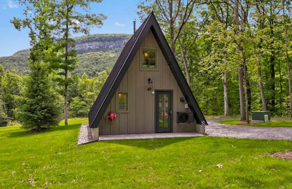 Yellow Rock Retreat - Rear Face