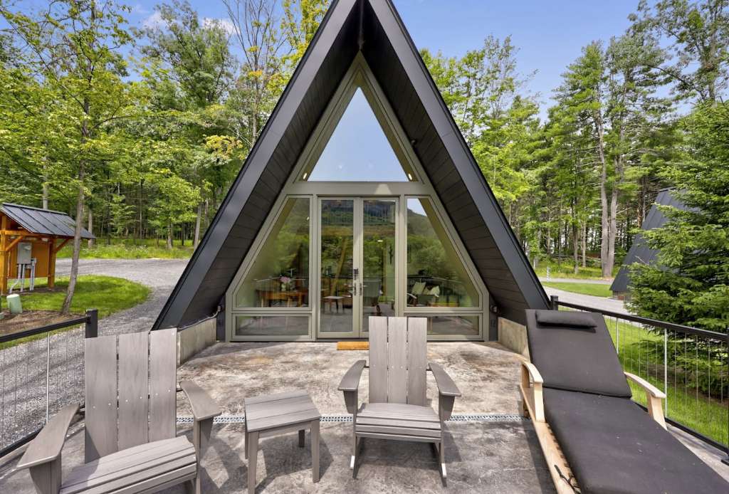 Yellow Rock Retreat - Alternate Rear Face