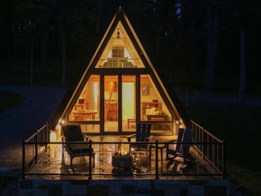 Yellow Rock Retreat - Night View